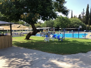 pool_hiru.jpg