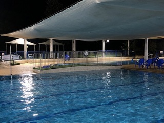 pool_yoru .jpg